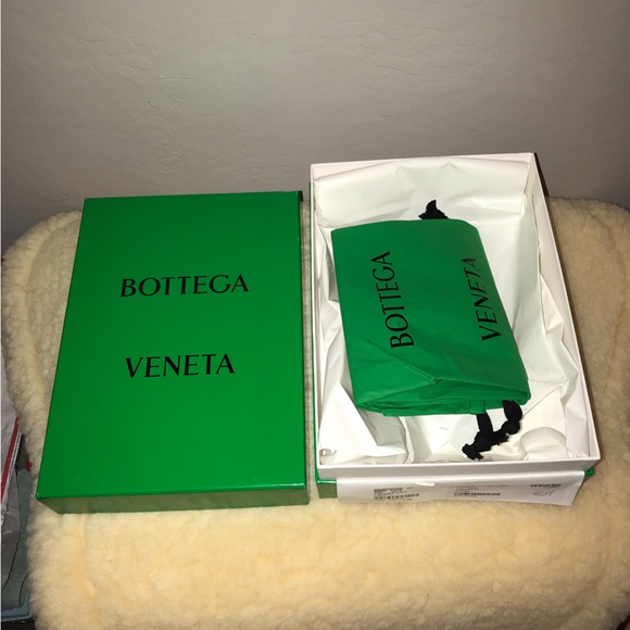 Bottega Veneta Empty Shoe Box with Dust Bags - Picture 2 of 16